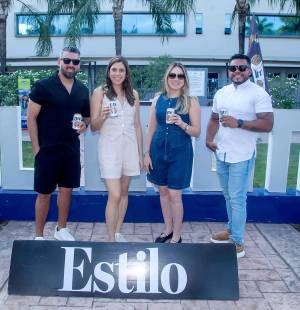 Miller Lite, representada por Distribuidora Solís, fue la anfitriona del evento “Sábados de Parrilla”, realizado al atardecer en el área verde de la Cámara de Comercio e Industrias de Cortés. El encuentro fue presentado por Revista Estilo. El chef Javier Tabora, Michelle Marsan, jefe comercial de segmentos en Grupo Opsa, Rocío Escoto de Disol y el chef Roberto Espinal.