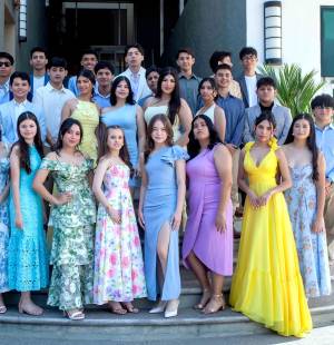 La generación 2026 de la Escuela e Instituto Bilingüe Villas del Campo School,fueron protagonistas de una alegre mañana en el salón Encuentros del hotel Copantl &amp; Convention Center. La reunión de los 32 seniors, transcurrió entre fotos, la degustación de un delicioso desayuno buffet y el entusiasmo de que están a pocos meses de graduarse.