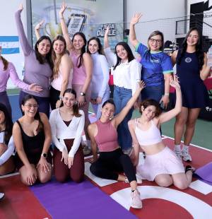 Volea Pickleball celebró el día de la mujer hondureña con Wellness &amp; Pickle Day, una experiencia donde las invitadas disfrutaron de una mañana de Barre y Pickleball, con un bazar de emprendedoras y un brunch dedicado a ellas.
