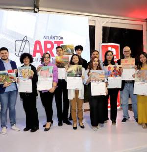 Artistas ganadores de Atlántida Art Challenge.