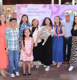 En el Día de la Madre Hondureña, Banco Ficohsa se lució con una celebración digna de las verdaderas protagonistas del hogar. El evento Brunch Para Mamá transformó el restaurante La Cuisinette en el epicentro del amor familiar, donde cada detalle fue pensado para honrar a las mamás como se merecen: con buen gusto, calidez y mucha alegría.