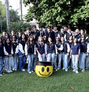 En una mañana cargada de entusiasmo, la generación 2026 de Hillcrest School celebró su esperado <i>entrance</i>. Los seniors iniciaron el día con un cálido desayuno en La Cuisinette, donde compartieron risas y momentos especiales junto a sus compañeros, antes de partir en caravana hacia su colegio para dar inicio a su último año de high school.