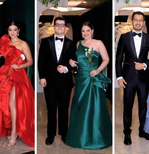 En una noche mágica, envuelta en emociones y memorias imborrables, los seniors 2025 de la Academia Los Pinares celebraron su prom. Antes de dar inicio a la gran fiesta, vivieron un momento especial al desfilar orgullosamente junto a sus padres, marcando el cierre de una etapa y el inicio de nuevos caminos.