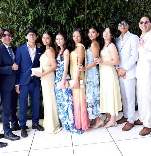 En una mañana fresca, entre neblina y pinos, los seniors 2026 de La Estancia School se reunieron para celebrar un brunch muy especial. Elegantes y de gala, los estudiantes llegaron al restaurante La Cumbre listos para disfrutar una velada llena de risas, momentos memorables y muchas fotografías.