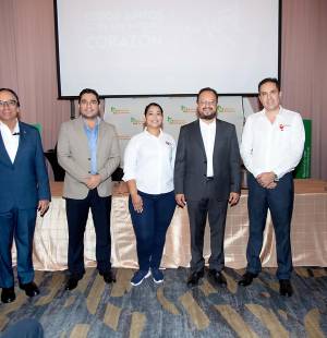 Víctor Manuel Rodríguez, Sergio Murillo, Flor Rivera de Teletón, Nahúm Moreno, gerente de mercadeo Banco de Occidente, y Gerardo Gutiérrez.