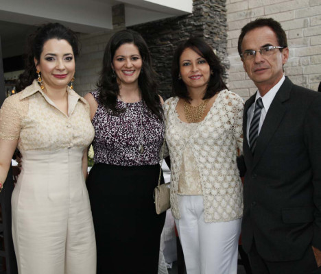 La primera comunión de Gaby Abudoj