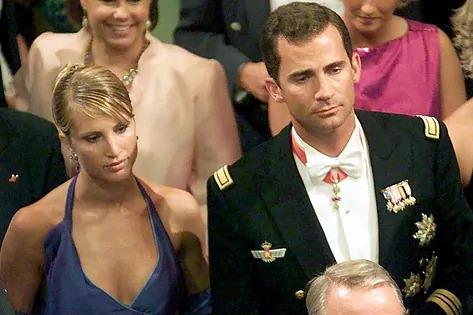 Por último su relación con Eva Sannun, la que duró aproximadamente cuatro años, sin embargo la ruptura se dio prácticamente por la opinión negativa hacia Eva, fue doloroso para Felipe pero se comprometió a hacer las cosas de una mejor manera en su siguiente relación... Y en esta Letizia Ortiz.