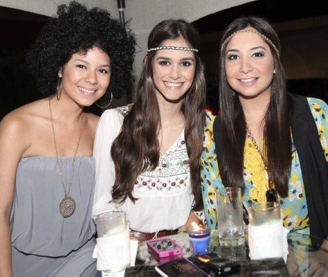 Groovy night para Daniella Aragón