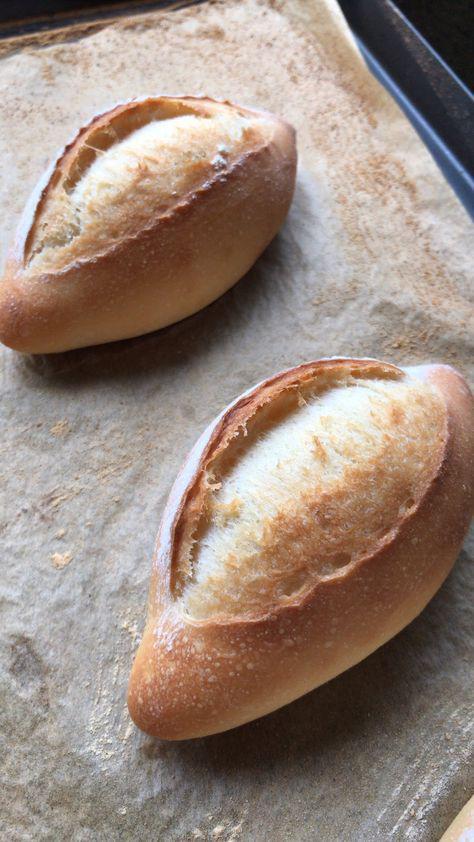Pan. Las dietas bajas en carbohidratos pueden parecer de moda en este momento, pero en realidad puedes obtener mucha energía de tu barra de pan. Necesitamos carbohidratos para proporcionar energía, pero es posible que deba mejorar su desayuno habitual de tostadas y mantequilla para asegurarse de obtener la mayor cantidad de beneficios. 