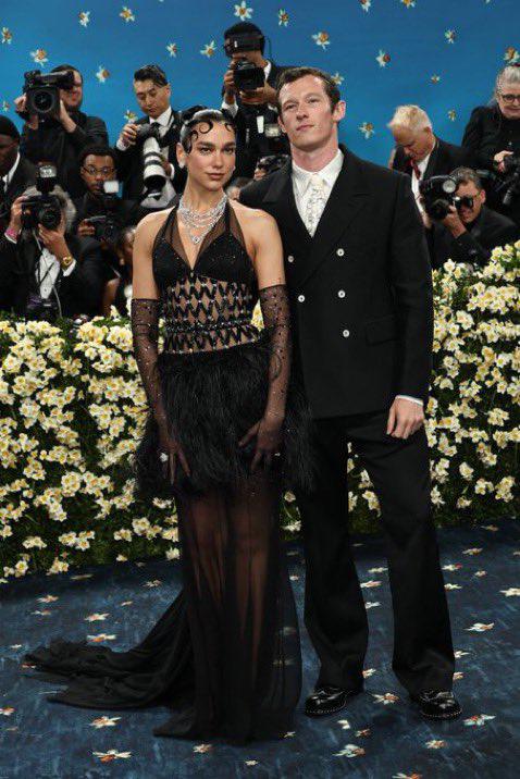 Dua Lipa y Callum Turner.