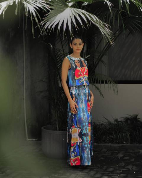 En un mundo donde los prints suelen ser tendencia de temporada, en María Mírame se convierten en un manifiesto visual.