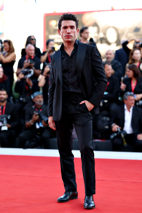 <b>Jaime Lorente</b>El reconocido actor español estuvo presente en el Festival de Venecia 2023.
