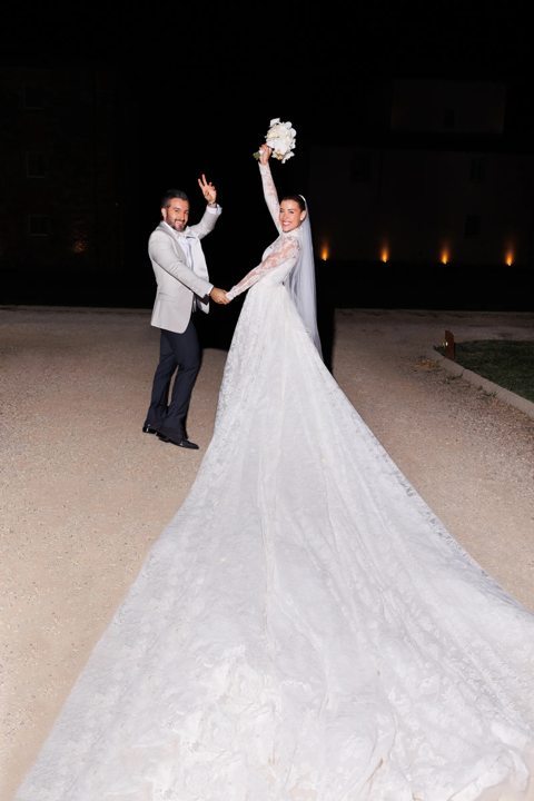 En la celebración de la boda de Michelle, la familia de la novia estuvo presente, incluyendo su madre, Stephanie Salas, con su pareja, el actor Humberto Zurita, y su hermana, la actriz Camila Valero. Michelle expresó su felicidad, compartiendo que su boda cumplió todos sus sueños de infancia en cuanto al lugar, vestido y compañía.