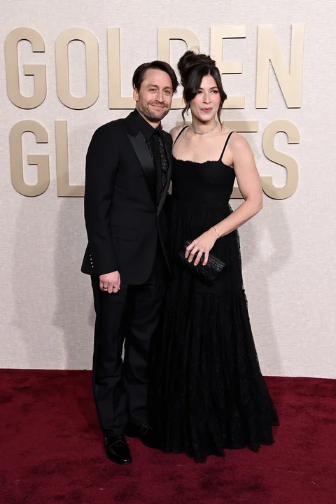 Kieran Culkin y Jazz Charton.