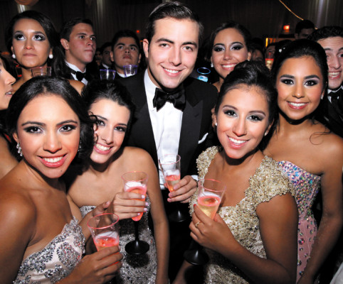 La prom de la Escuela Americana