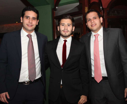Noche de fiesta en Rojo
