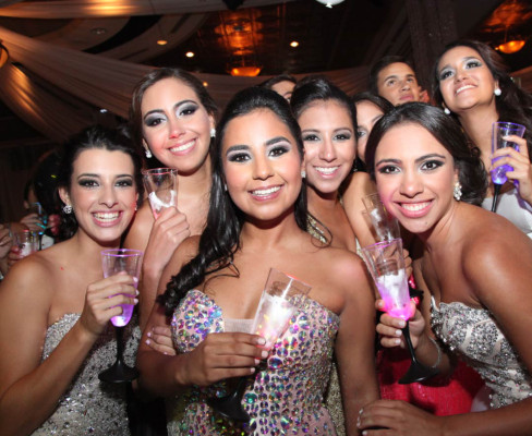 La prom de la Escuela Americana