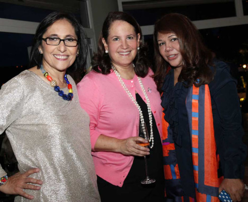 Pink party a beneficio de FUNHOCAM