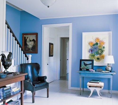 <b>Color Azul Celeste</b>El azul celeste es ideal para aportar frescura en interiores y está de moda por su asociación con la naturaleza y la tranquilidad. Encaja perfectamente en la tendencia costera en la decoración del hogar. Se recomienda especialmente en dormitorios, estudios pequeños, zonas de lectura o habitaciones de invitados. 