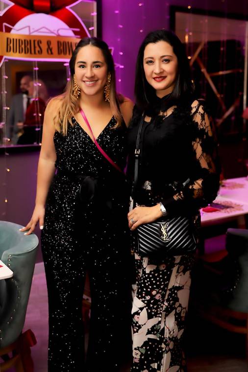 Lucía García y Marisol de Pierrefeu fueron anfitrionas del Bubbles &amp; Bow, una noche chispeante llena de glam al mejor estilo de MAC. El evento fue realizado en Magnolia, con un mood navideño, cocteles signature, luces y sabores de temporada.