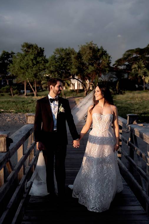 La Costa Esmeralda de Nicaragua fue el escenario de la boda religiosa de Victoria Merlo y Barney Chamorro Corriols