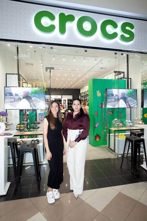 Laura Vergara, representante de Crocs en Honduras, y Tatiana Gallardo, gerente de mercadeo de Corporación Lady Lee.