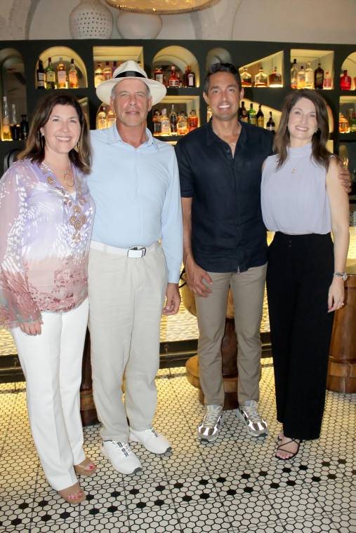 Kimpton Grand Roatán Resort presentó The Guest Chef Series, una experiencia culinaria celebrada en Alera Restaurant, donde invitados disfrutaron de una exquisita propuesta inspirada en los sabores de la cocina latina de la mano de reconocidos chefs internacionales. Dario Costa, Danilo Ferraz, Pablo Cáceres, Salvador Casasola y Guido Ojeda fueron los encargados de dar vida a un menú de alto nivel, convirtiendo la velada en la antesala perfecta del esperado Food &amp; Wine Festival del hotel.