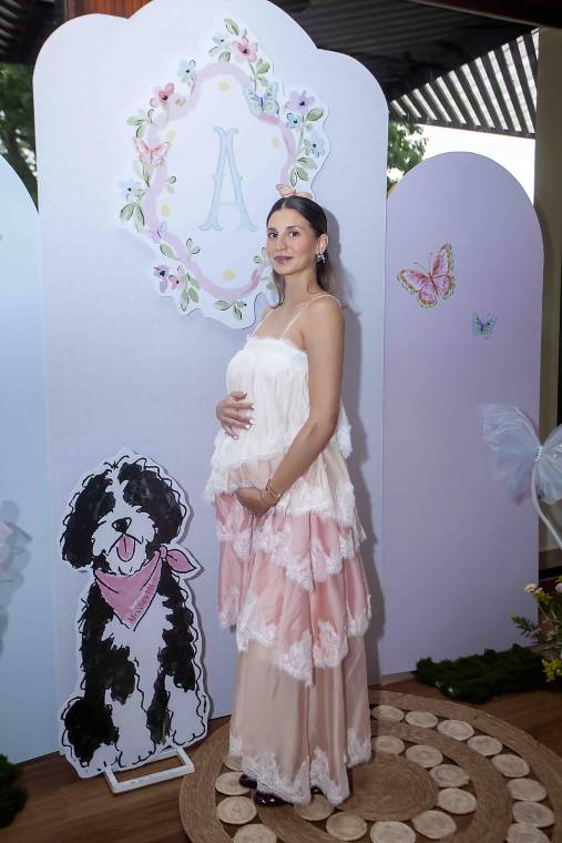 Así fue el baby shower de la pequeña Alessia Sadrzadeh Mainardi, quien pronto llegará a llenar el hogar de Samim Sadrzadeh y Andrea Mainardi de alegría.