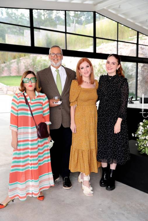 Blanca Bendeck, Eduardo Torres, Tissy Lardizabal y Antonella Balletta.