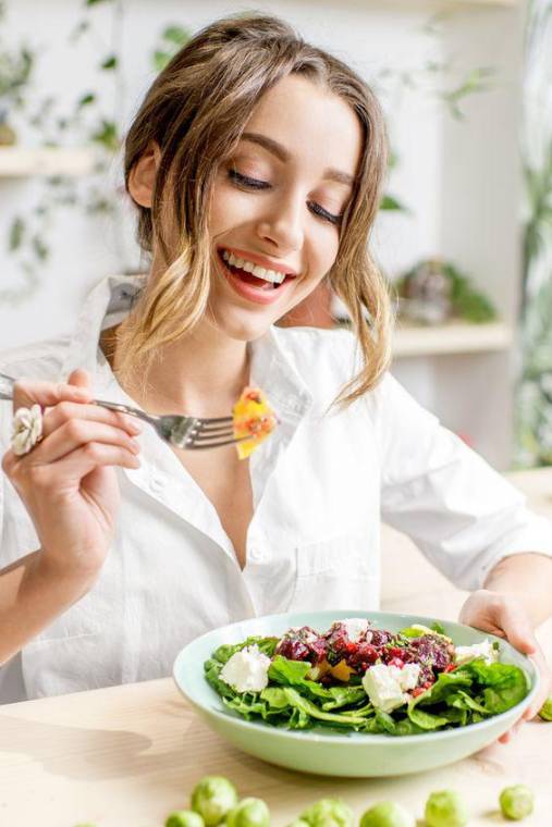 Es el momento de cambiar tus hábitos. Te presentamos algunos alimentos que aportarán energía vital a tu cuerpo. Incluyelos en tu dieta y elimina aquellos que solo te están perjudicando,