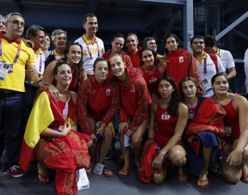 La Reina y los Príncipes de Asturias celebran