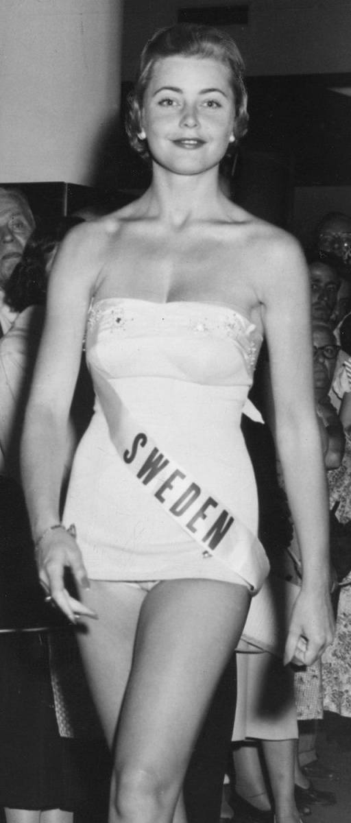<b>SUECIA</b>Aunque es innegable que la belleza latina ha tenido una fuerte presencia en Miss Universo durante mucho tiempo, es importante destacar que representantes de todos los continentes han logrado obtener la corona en este certamen, incluyendo a las impresionantes participantes suecas.Hillevi Rombin (1955)Margareta Ingrid Arvidsson (1966)Yvonne Agneta Ryding (1984)