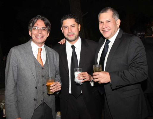 La boda de Atenas Hernández y Juan Merino