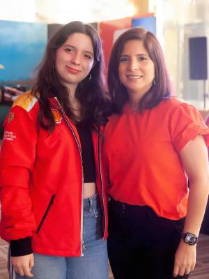 La emoción de la Fórmula 1 llegó a San Pedro Sula con Shell Watch the Race del Gran Premio de México 2025, celebrado en el Club Hondureño Árabe. El Salón Jordán se convirtió en un dinámico escenario estilo sala de cine, donde los asistentes disfrutaron la transmisión en vivo directamente desde la Ciudad de México.