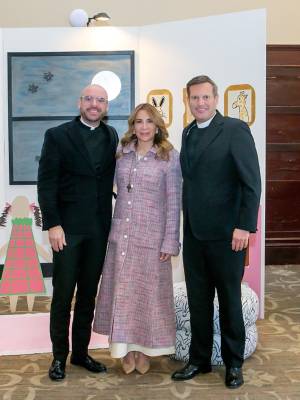 Judith Vitanza presenta su libro “Light and Shadows: Dreamy Adventures”