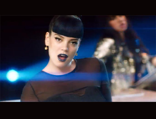 Lily Allen regresa con Hard out here
