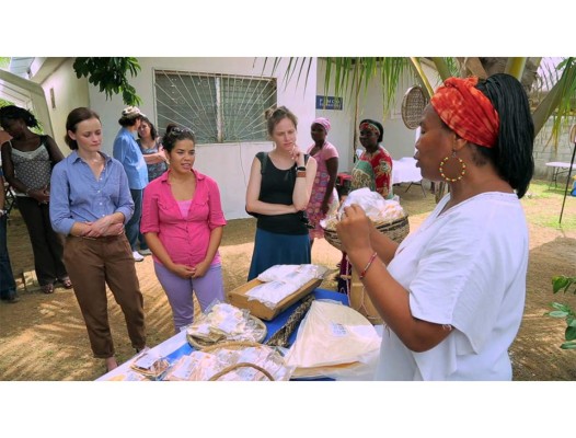 La hondureña/estadounidense America Ferrera estuvo colaborando en el programa mundial de alimentos.