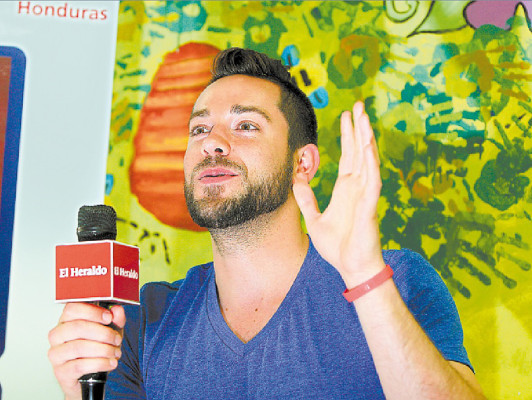 Zachary Levi visitó Honduras