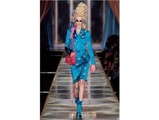 Moschino se inspira en Maria Antonieta para su nueva colección