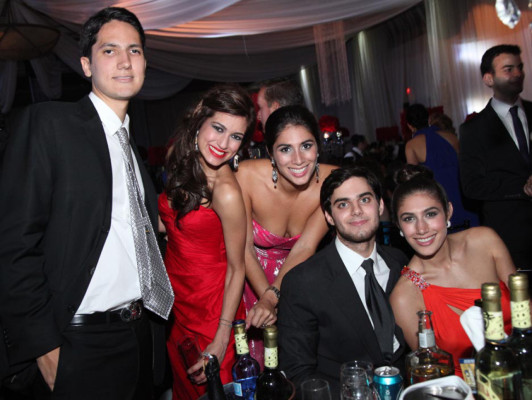 La prom de la Escuela Americana