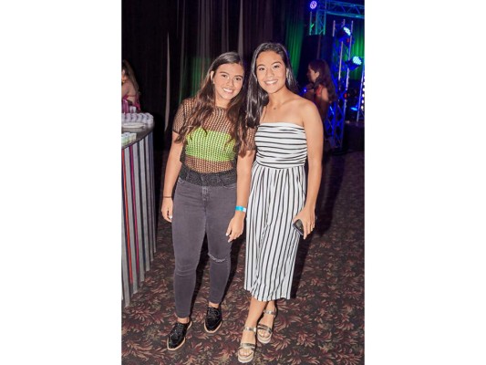 Ana Saavedra y Claudia Nuñez.