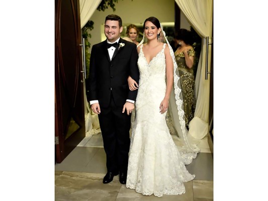 Elías Chahín y María Yuja celebran su boda eclesiástica  