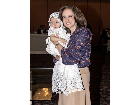 Alegre brunch por la nueva cristiana&nbsp;&nbsp;