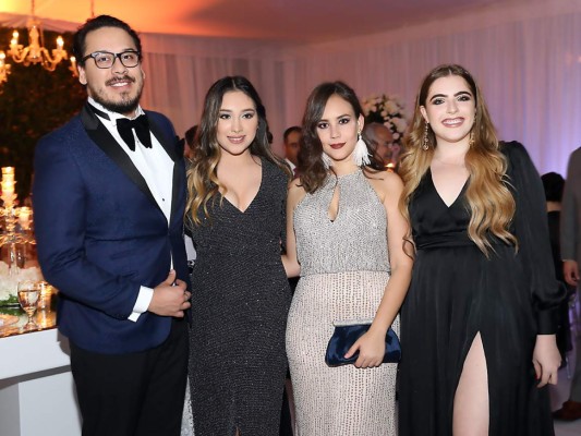 La recepción de la boda de Alejandra Amaya y Gabriel Castillo