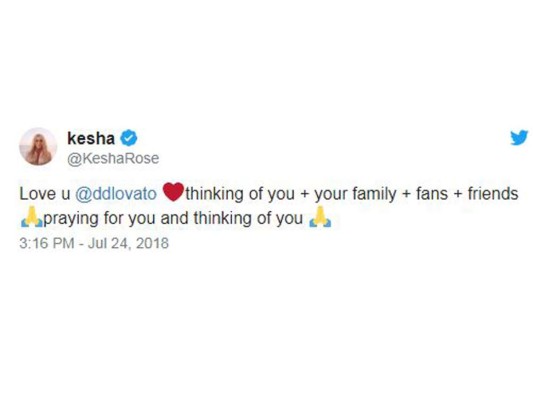 “Te amo, Demi Lovato. Pensando en ti, tu familia, tus fans y tus amigos. Rezando por ti y pensando en ti”