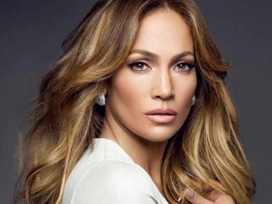 Jlo sorprende a sus seguidores posando en bikini a través de sus redes sociales