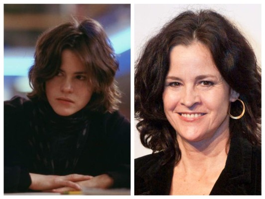 Allison Reynolds, el caso perdido de la secundaria y que todos conocían por ser mentirosa compulsiva. Sheedy interpretó además a Leslie en St Elmo 's Fire, destacando aún más en el área artística. Años más tarde, apareció en la película de Martin Scorsese, Shutter Island, y ha sido co estrella de Kristen Stewart y James Gandolfini. Estuvo casada con el actor David Lansbury con el cual tiene una hija.