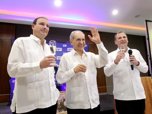 COHEP rinde homenaje a Napoleón Larach  