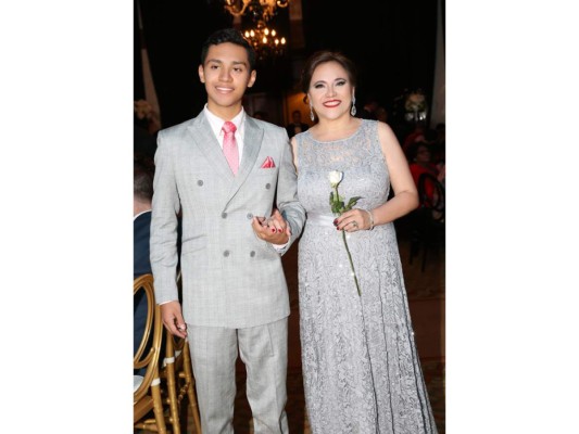 Desfile de los Seniors 2017 Del Campo International School