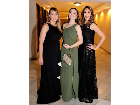 Momentos capturados por el lente de Estilo: Prom Night Academia Los Pinares 2019  